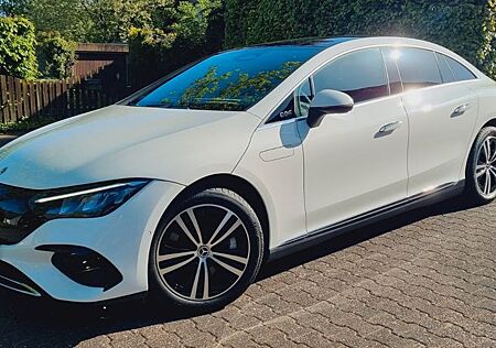 Mercedes-Benz EQE 300 -