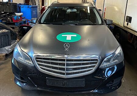 Mercedes-Benz E 200 BlueTEC T AVANTGARDE