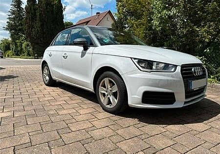 Audi A1 1.0 TSFI TEMP, SHZ, NAVI