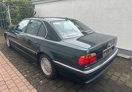 BMW 728i A -