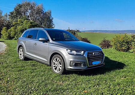 Audi Q7 e-tron 3.0 TDI quattro tiptronic -