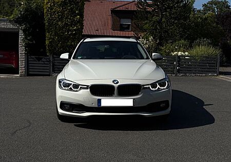 BMW 320i Touring Advantage Automatik