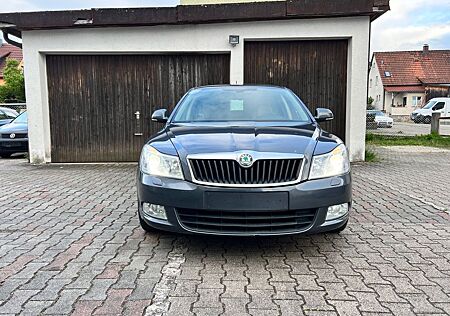 Skoda Octavia Combi Elegance/2.Hand/Schiebedach/ Xenon