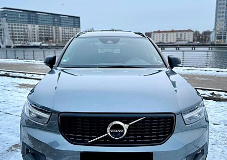 Volvo XC 40 XC40 D4 AWD R Design*Pano*Navi*Aut.*Klima