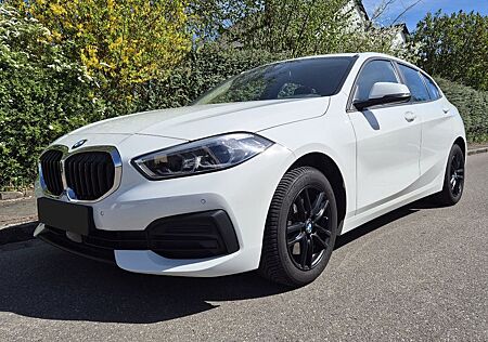 BMW 116d Advantage, Navi, 8f, AHK, SHZ, LED, PDC