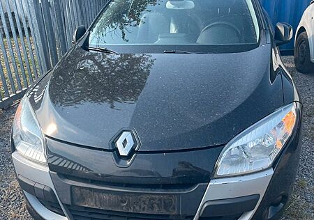 Renault Megane III Coupe Dynamique 1.9 dCi 130
