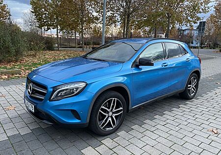 Mercedes-Benz GLA 250 7G - 2. Hand - Unfallfrei - Raucherfrei