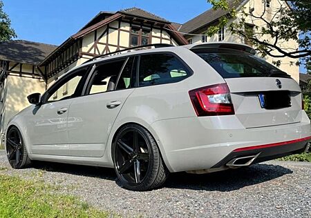 Skoda Octavia 2.0 TDI SCR DSG RS Combi RS