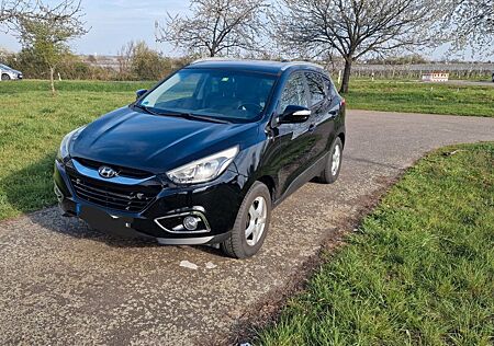 Hyundai ix35 2.0 CRDi FIFA World Cup EDITION Gold 4W...