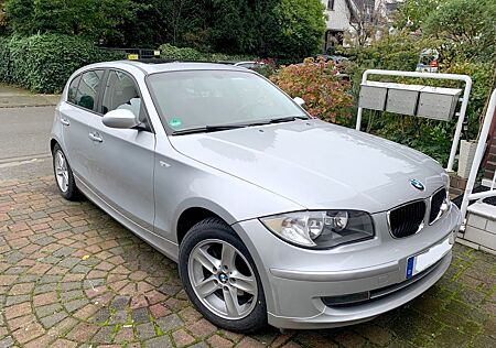 BMW 118i , 8-Reifen, SHZ, Klima, Pan.-Glasdach