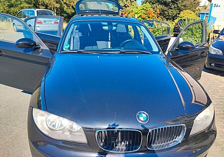 BMW 120d -Pano, Alu, Navi, Scheckheft