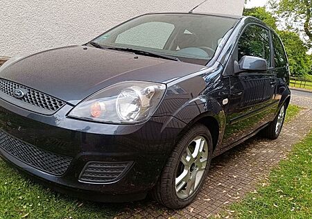 Ford Fiesta 1,4 16V Ambiente Ambiente