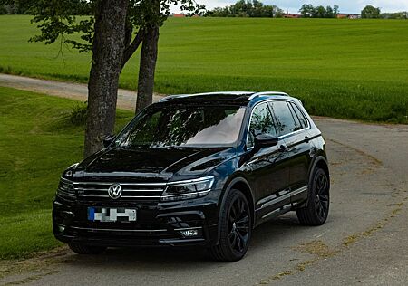 VW Tiguan Volkswagen 2.0 TDI DSG 4M*Pano*AHK*R-Line