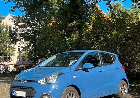 Hyundai i10 1.2 | gepflegter Stadtflitzer | FIFA WCup Ed