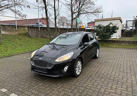 Ford Fiesta Titanium/Kamera/Carplay/SHZ+LHZ/Spurassis
