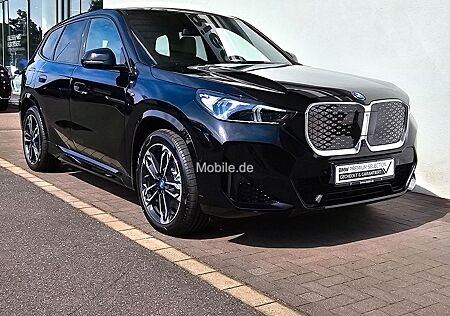 BMW iX1 xDrive30 M-Sportpaket*Navi*Leder*Pano*AHK*