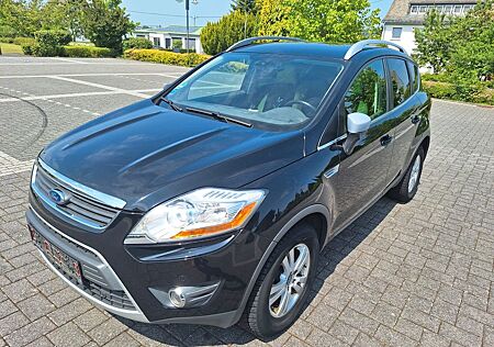 Ford Kuga Titanium 4x4*SHZ*PDC*Anhängerkup.*Bi-Xenon