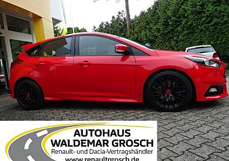 Ford Focus ST 2.0 ECOBOOST