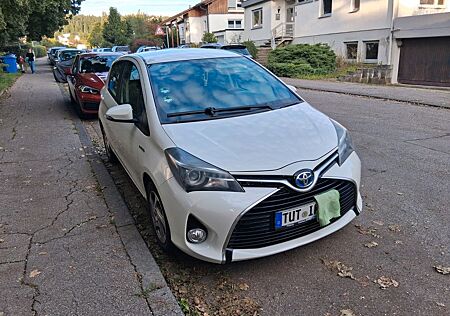 Toyota Yaris 1,5-l-VVT-i Hybrid Life UNFALLFREI