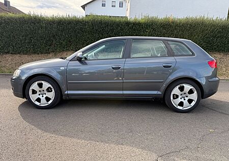 Audi A3 1.6 FSI Attraction Sportback Attraction