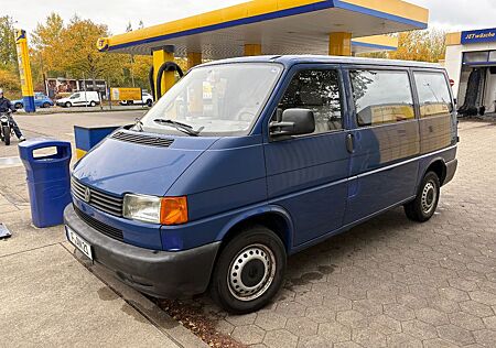 VW T4 Volkswagen Transporter mit Rückbank und Bettvorrichtung