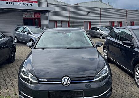 VW Golf Volkswagen VII *TEMPOMAT*SHZ*Klima*