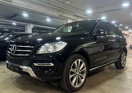 Mercedes-Benz ML 250 CDI BlueTec~Xenon~Led-Alc~Navi~Automatik