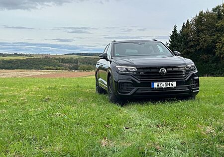 VW Touareg Volkswagen 3.0 V6 TDI 210kW 4MOT Tiptr. R-Line ...