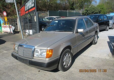 Mercedes-Benz 200 Oldtimer H-Gutachtung