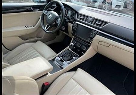 Skoda Superb 2.0 TSI DSG 4x4 L&K Combi L&K