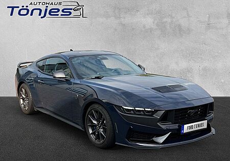 Ford Mustang FASTBACK DARK HORSE
