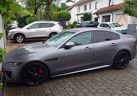Jaguar XE P250 R-DYNAMIC SE R-DYNAMIC SE BlackPack