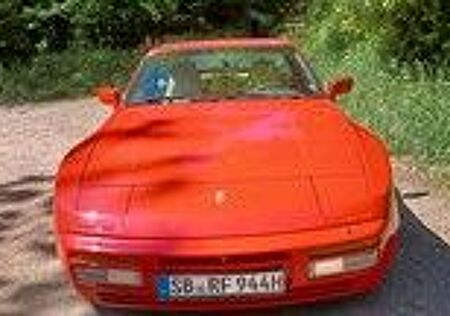 Porsche 944