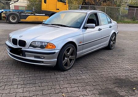BMW 318i / Automatik/ Klima/ 18 Zoll/ Schiebedach