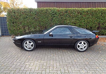 Porsche 928 GTS Auto