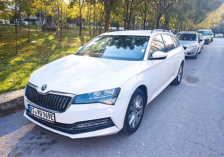 Skoda Superb 1.4 TSI iV DSG AMBITION COMBI AMBITION