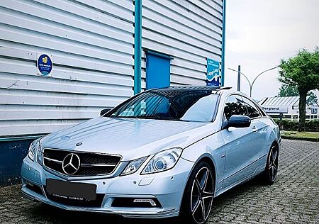 Mercedes-Benz E 350 Coupé CGI BlueEFFICIENCY ELEGANCE ELEGANCE