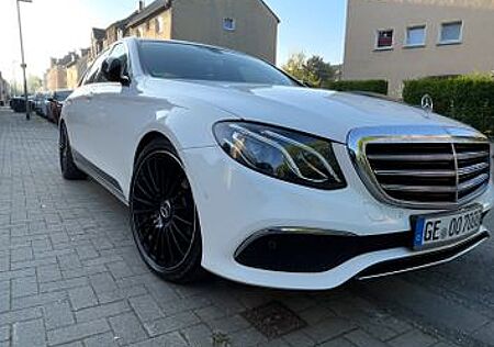 Mercedes-Benz E 220 d AMG Line Autom. AMG Line