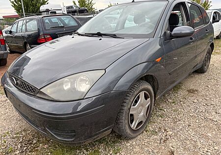 Ford Focus 1.6 Ambiente Autom.