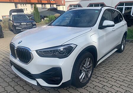 BMW X1 xDr. 25 e Sport Line*AHK*KAM*LED*Pano*