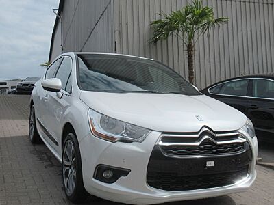 Citroën DS4 SoChic- KLIMAAUT.-SHZ-2xPDC-ALU-TÜV+INSP.NEU