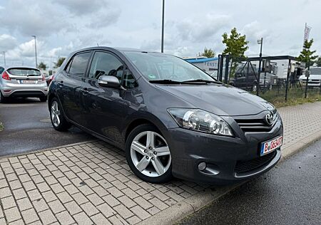 Toyota Auris Club