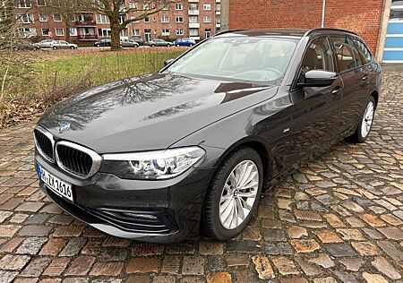 BMW 530i Touring A Sport Line HUD Panorma Business