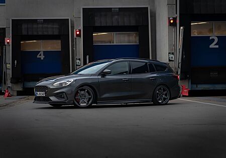 Ford Focus 2,3 EcoBoost ST Styling-Paket Turnier ...