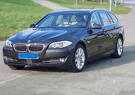 BMW 525d Touring,Panorama,Leder, Navi Prof,Scheckh.
