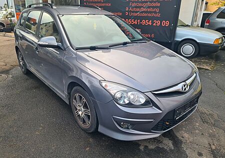 Hyundai i30 cw Classic-EURO5/1,4/80KW/AHK/KLIMA-