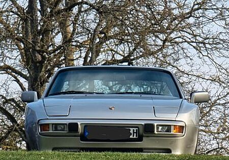 Porsche 944
