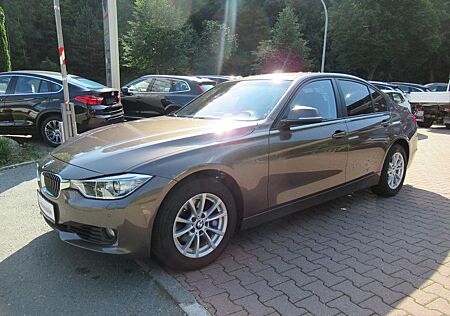 BMW 320i Lim*xDrive*PDC*Xenon