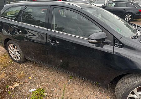 Toyota Auris Executive 1,2-l-Turbo Multidrive S S/S...