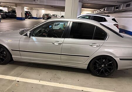 BMW 318i - Voll Leder Xenon 8 fach bereift